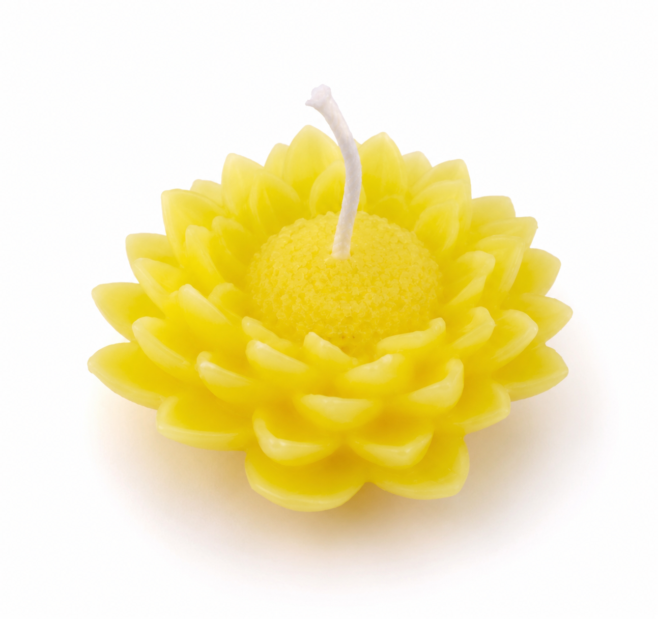 Golden Bloom Candle 🌼